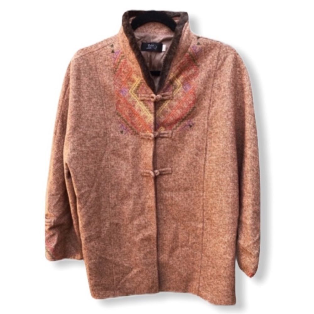 Vintage Coat With Embroidery Fur Collar